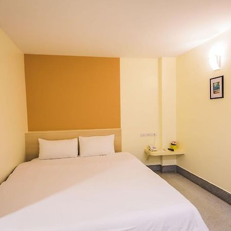 New Suanmali Hotel Банкок Екстериор снимка